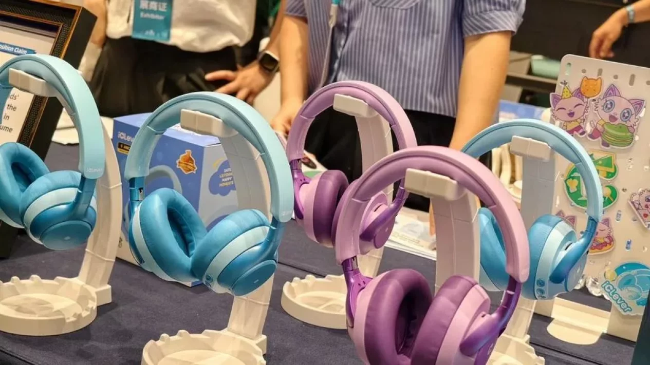 headphone anak iClever Q950: Aman Berkat Sertifikasi TÜV