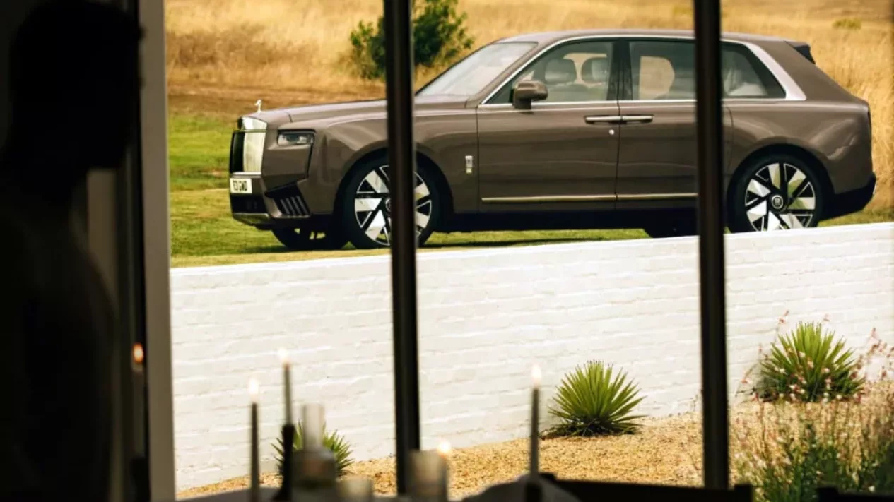 Recall SUV Mewah Rolls-Royce Cullinan Akibat Masalah Sabuk Pengaman