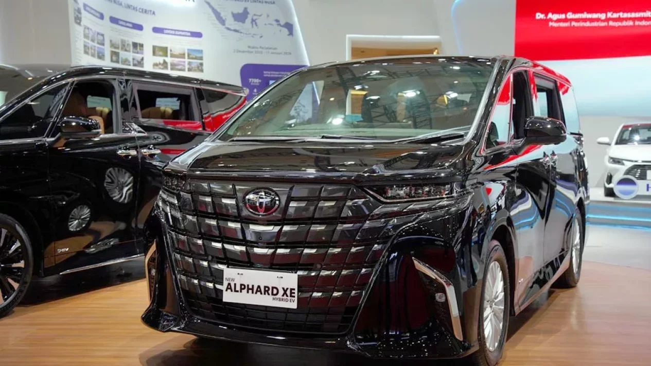 Harga Toyota Alphard XE: Varian Termurah Resmi Mengaspal