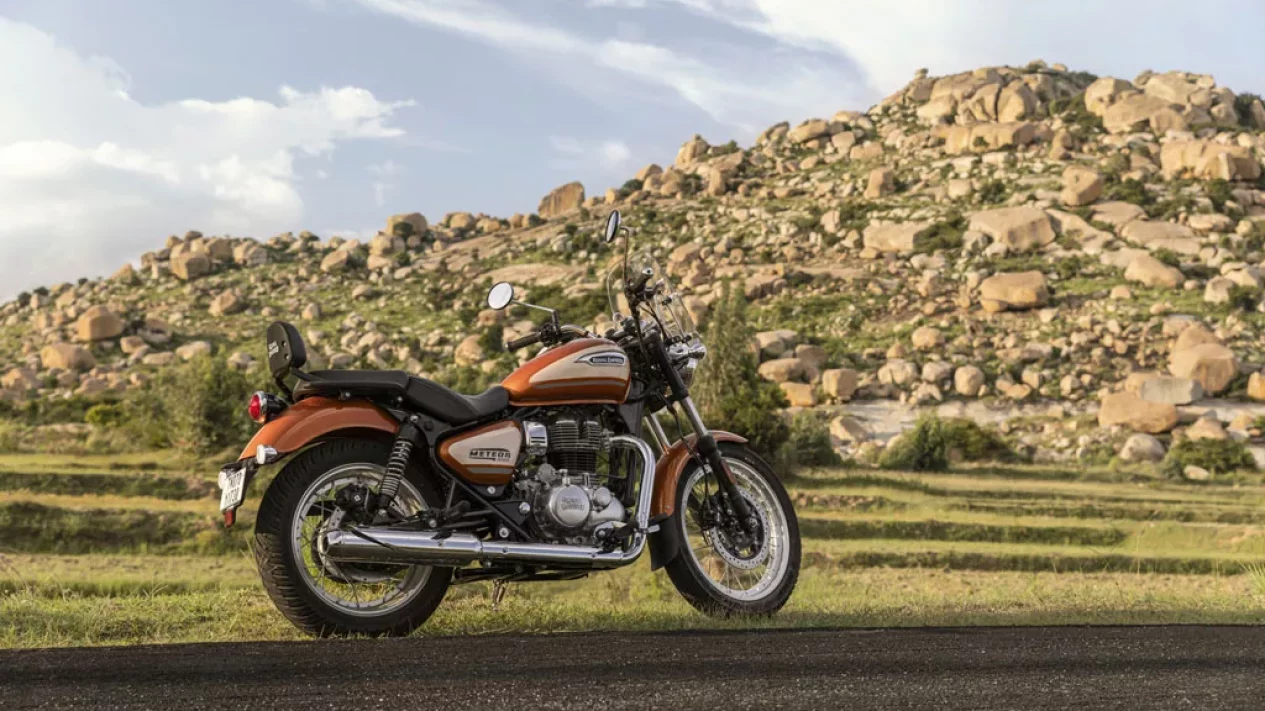 Royal Enfield Meteor 350 Sundowner Orange Resmi Hadir di Indonesia