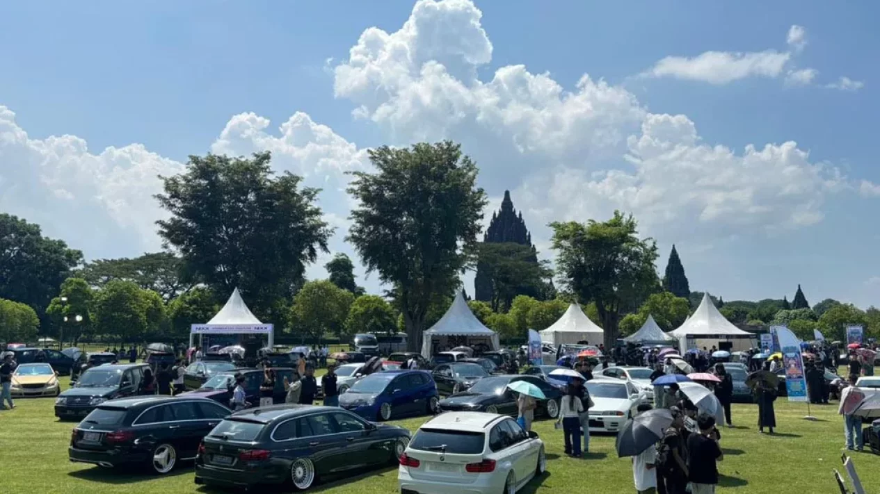 Modifikasi Mobil IMX 2026 Padukan Budaya di Candi Prambanan