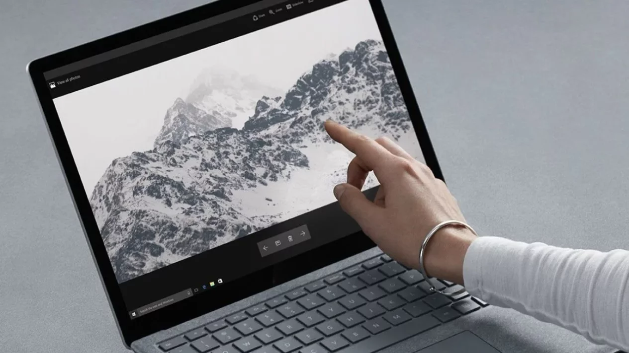 6 Rekomendasi Laptop Touchscreen Terbaik Maret 2025, Spek Gahar &amp; Ringan!