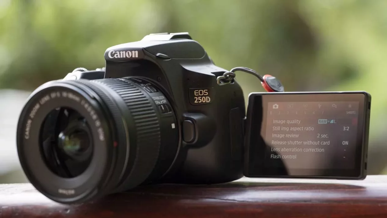 Kamera Canon EOS 250D DSLR Terbaik untuk Pemula dan Profesional!