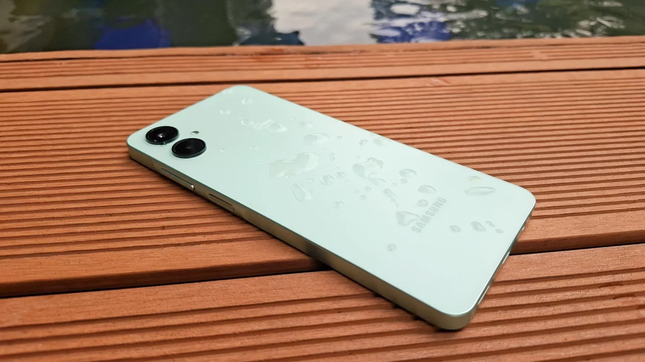 Upgrade HP Lama Kamu ke Galaxy A06 5G yang Pasti Makin Aman