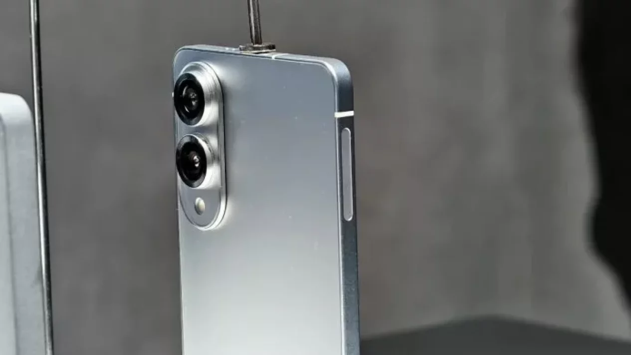 Melampaui Batas Desain, Mengungkap Rahasia Galaxy S25 Edge