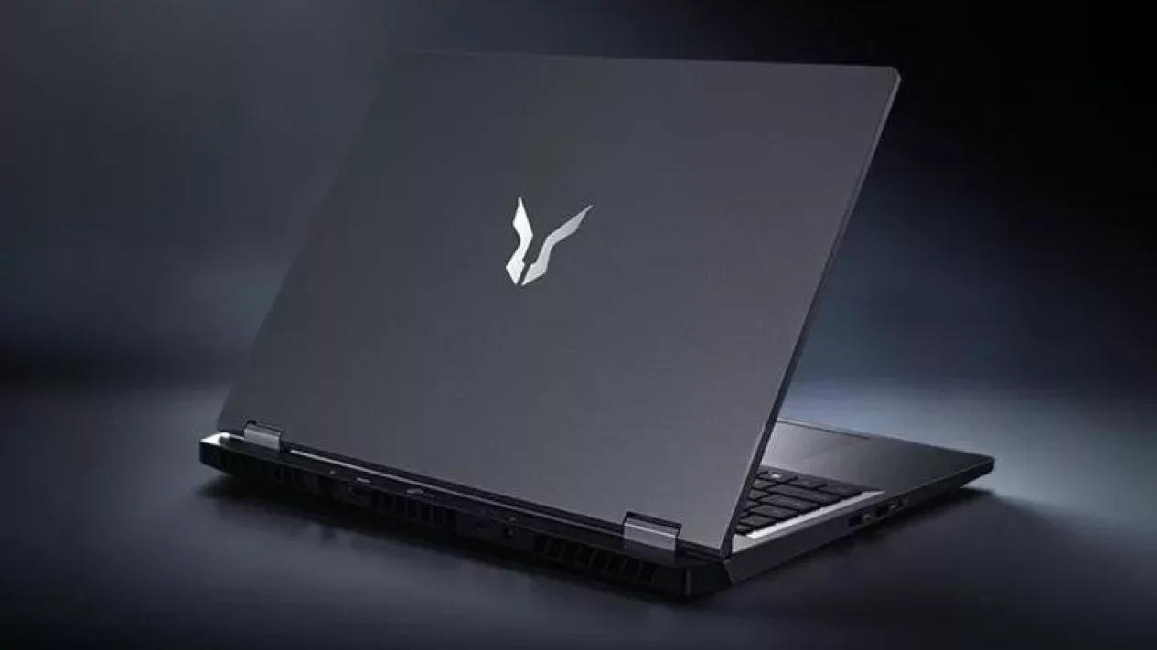 Lenovo Bellator 7000 bawa Ryzen 9 8945HX dan RTX 5070, Laptop Gaming Super Gahar