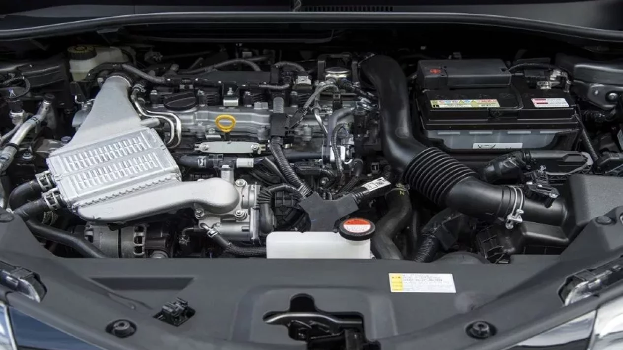 5 Fakta Penting Ganti Oli Mobil Hybrid yang Wajib Diketahui