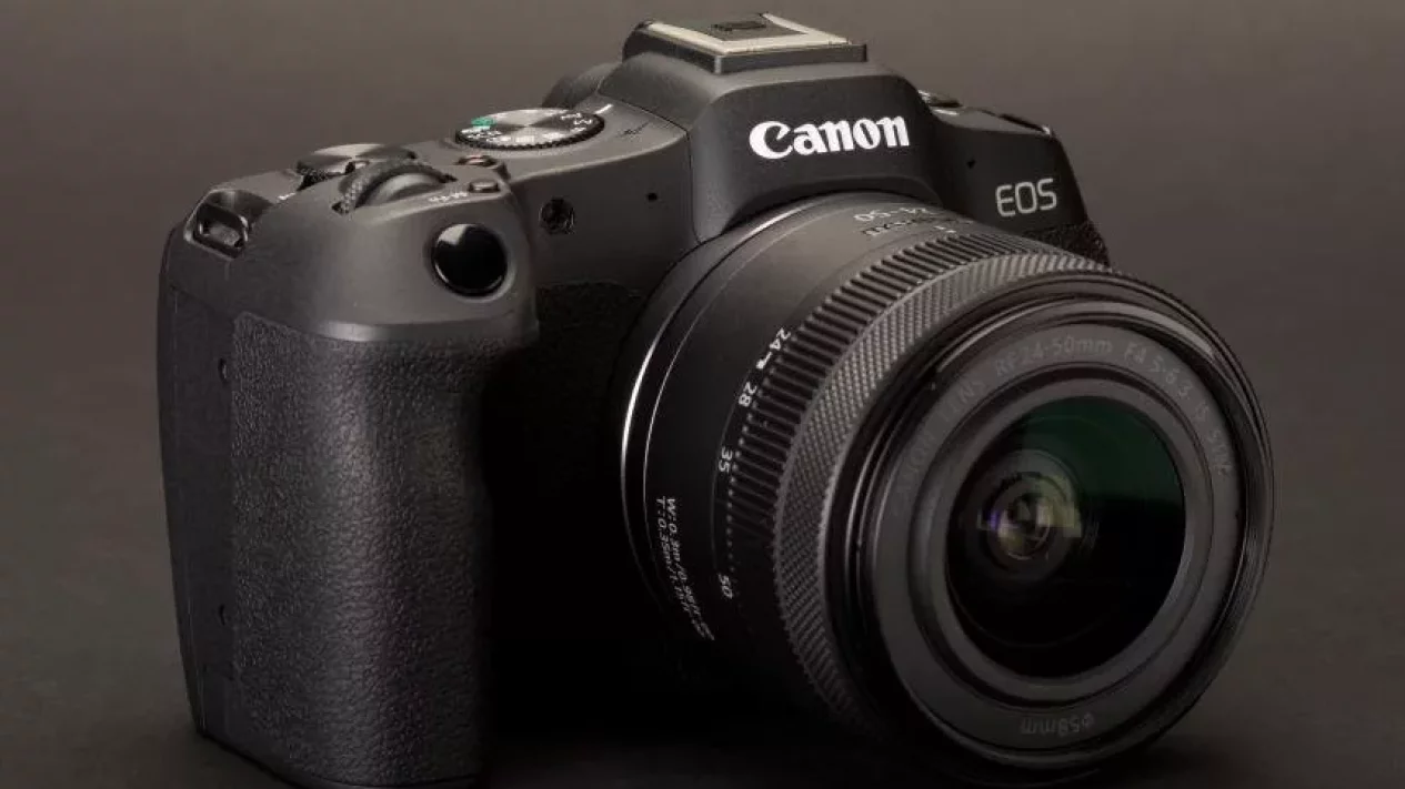 5 Rekomendasi Kamera Mirrorless Canon EOS R Termurah, Wajib Cek!