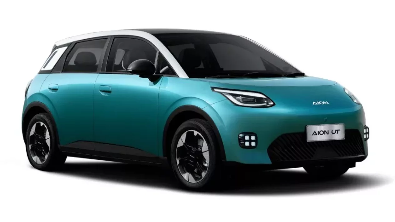 GAC AION UT Debut di GIIAS Surabaya 2025, Mobil Listrik Urban untuk Generasi Dinamis