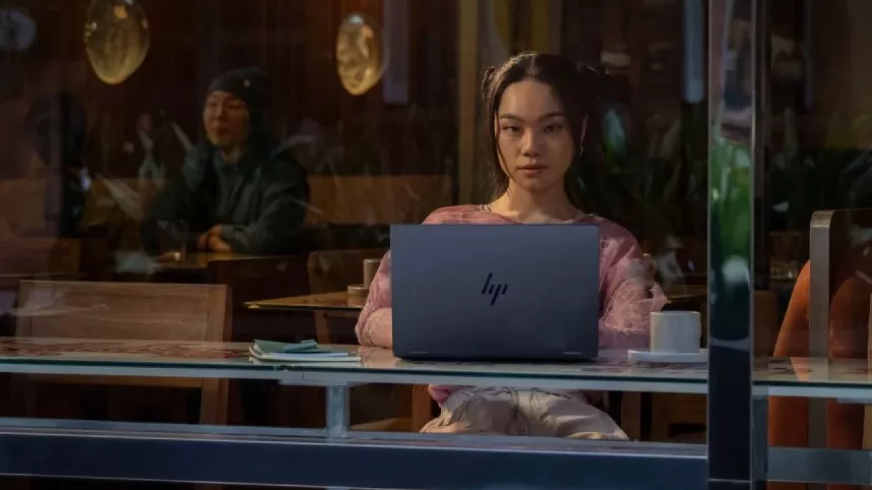 Review Laptop HP Omnibook X: Miliki Desain Tipis dan Baterai Awet 12 Jam