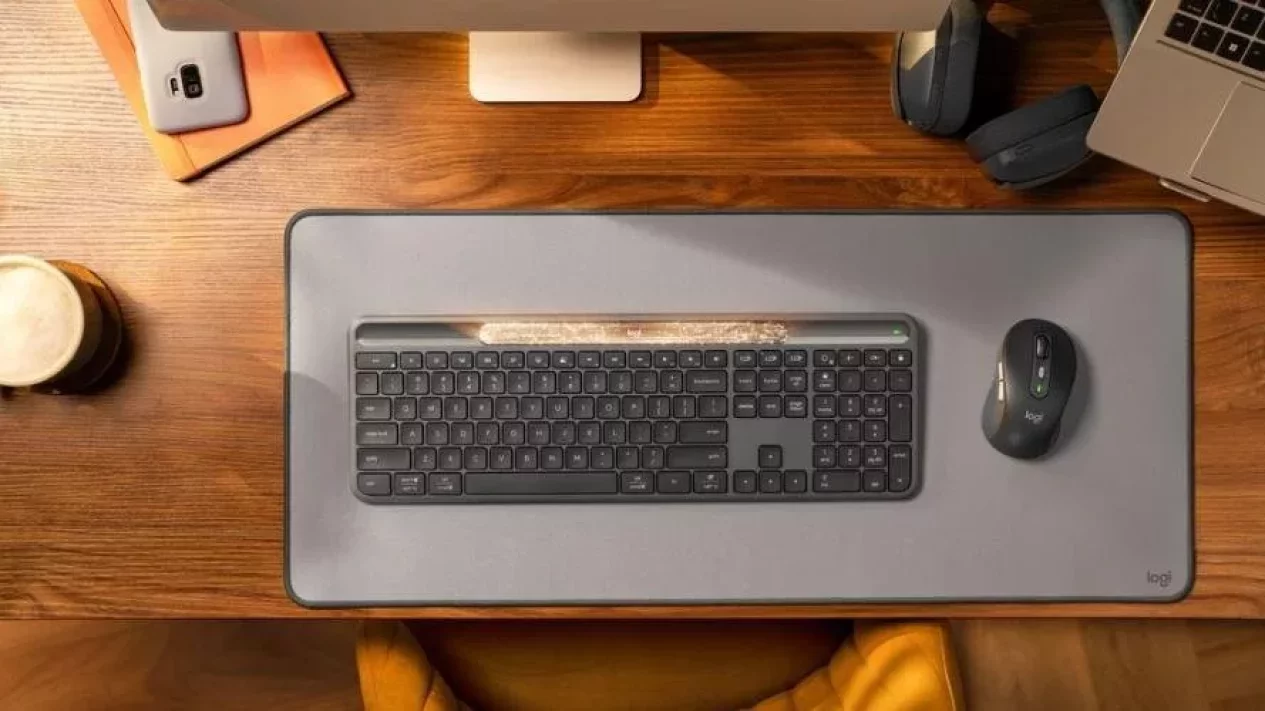 Logitech Kenalkan Keyboard Signature Slim Solar+ K980 dengan Teknologi Cahaya, Awet 10 Tahun