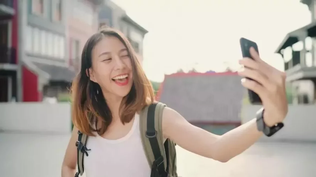 5 Bahaya Posting Selfie di Medsos yang Mengejutkan! Waspada AI