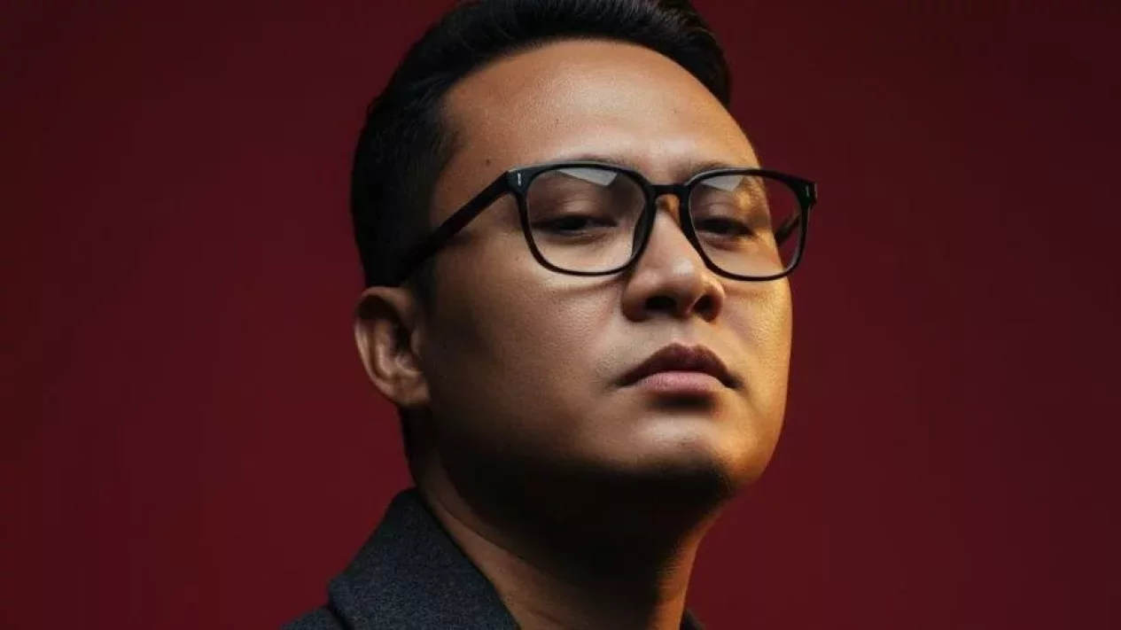 3 Prompt Gemini AI Edit Foto: Ubah Diri Jadi Miliarder Emas &amp; Dolar