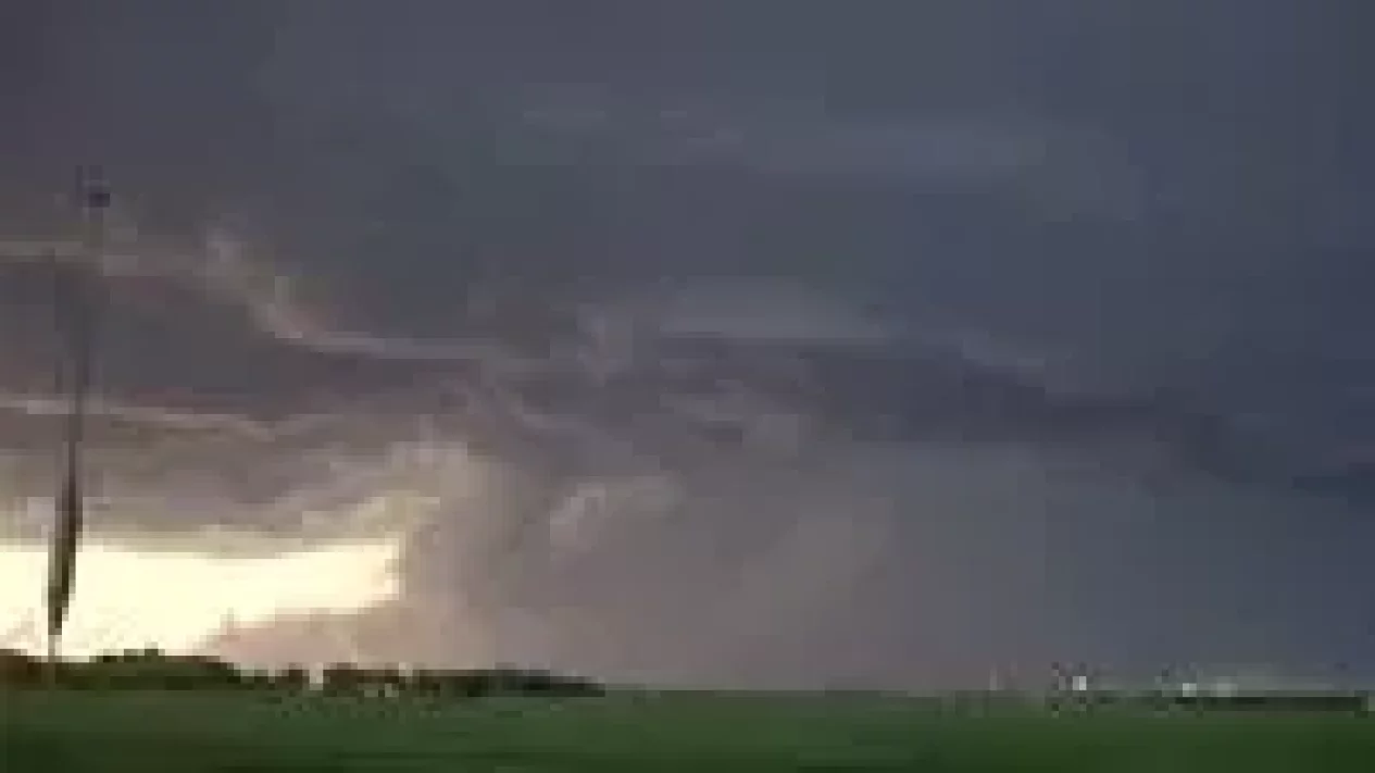5 Fakta Menguak Fenomena Suara Ledakan Langit, Bukan Gempa Bumi!