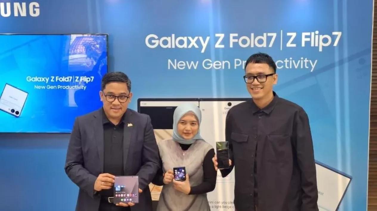 Galaxy Z Series: Galaxy AI dan Google Gemini Tingkatkan Produktivitas Semua Generasi