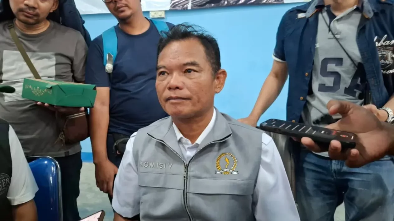 4 Masalah Besar Kebijakan Penebusan Ijazah KDM yang Diprotes DPRD