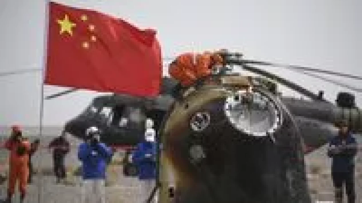 7 Bukti Lubang Kawah Bulan Terbaru Akibat Dampak Roket China
