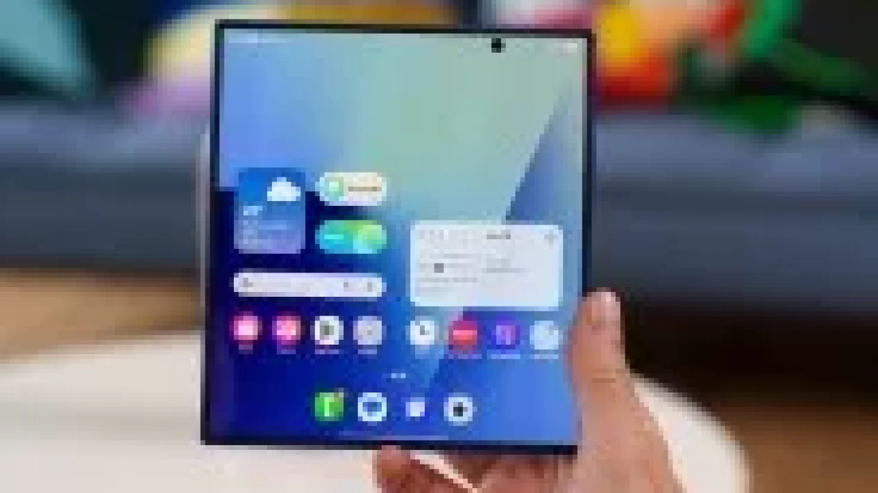 64% Pangsa Pasar! Samsung Pecahkan Rekor Pengiriman Smartphone Lipat Q3 2025