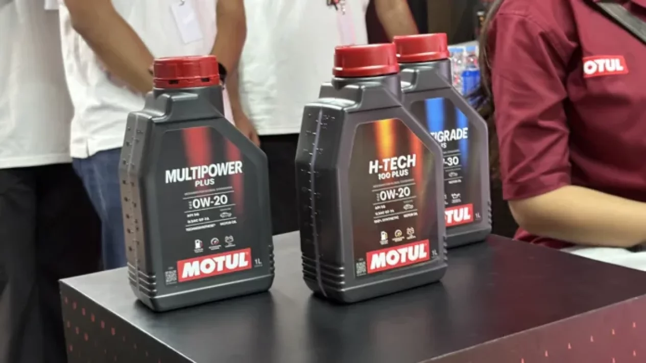 Pelumas Mesin Kendaraan Elektrifikasi Motul Tahan Lama di IIMS 2026