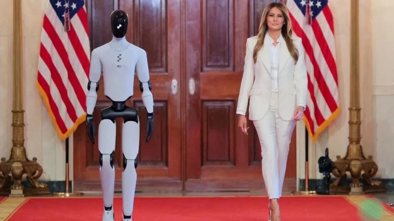 Robot Humanoid Melania Trump Curi Perhatian di KTT Global