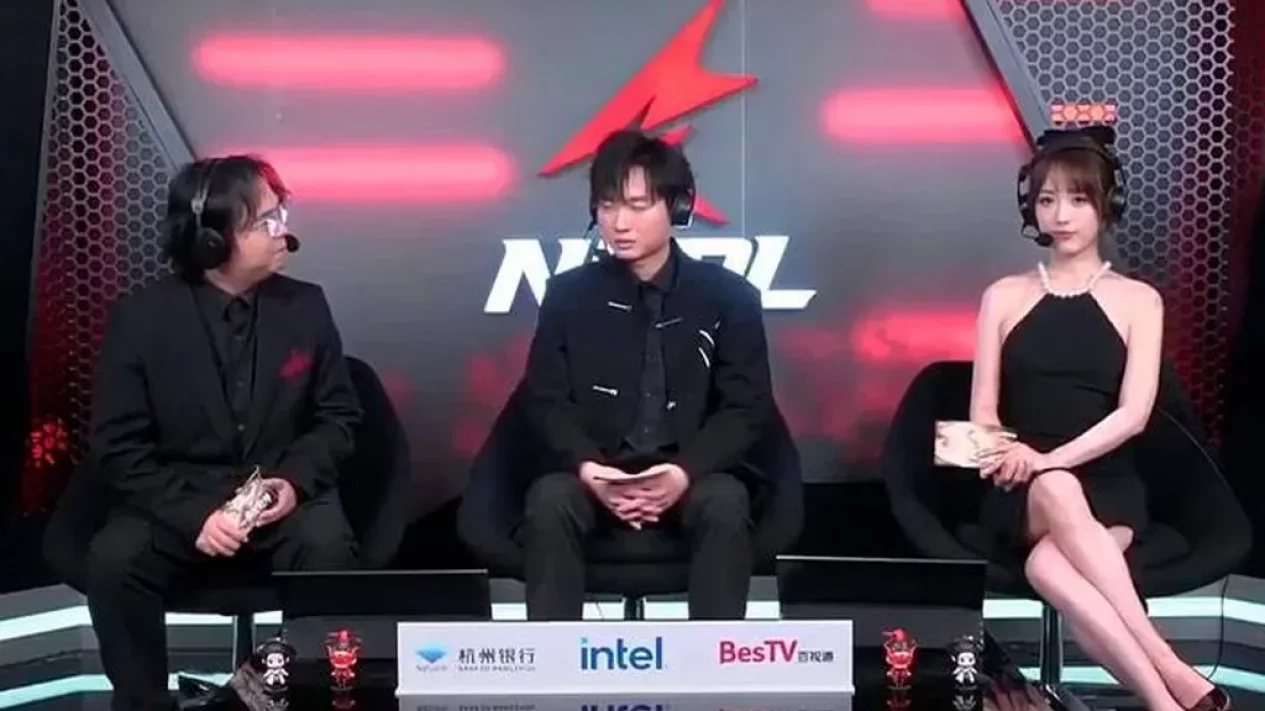 Host Esports Zhazha Viral Usai Balas Hujatan dengan Aksi Satir