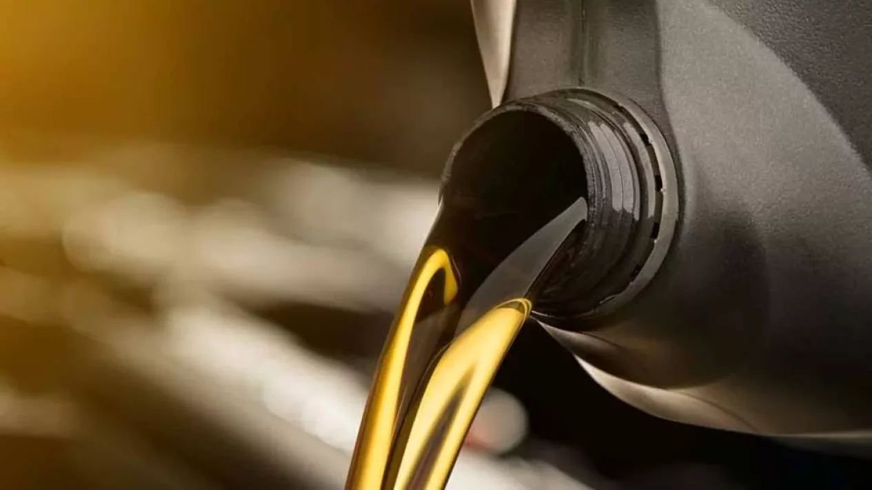 Harga Pelumas Motor Terbaru Naik Akibat Konflik Timur Tengah