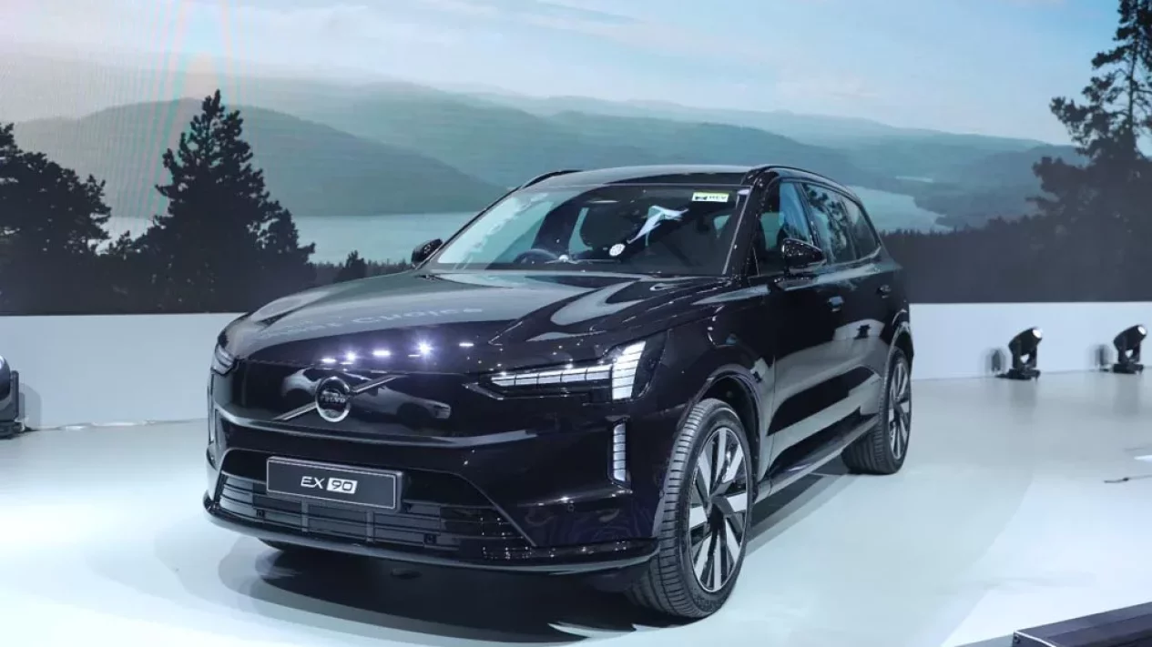 SUV Listrik Volvo EX90 Meluncur di Indonesia, Cek Harganya