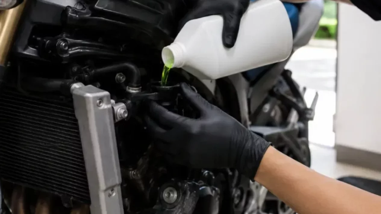 Ganti Air Radiator Motor: Kapan Waktu yang Tepat?