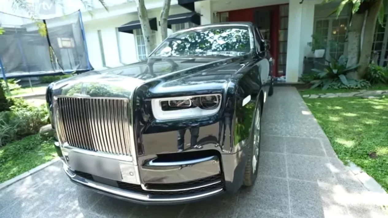 Pajak Rolls-Royce Raffi Ahmad Setara Harga Mobil Baru