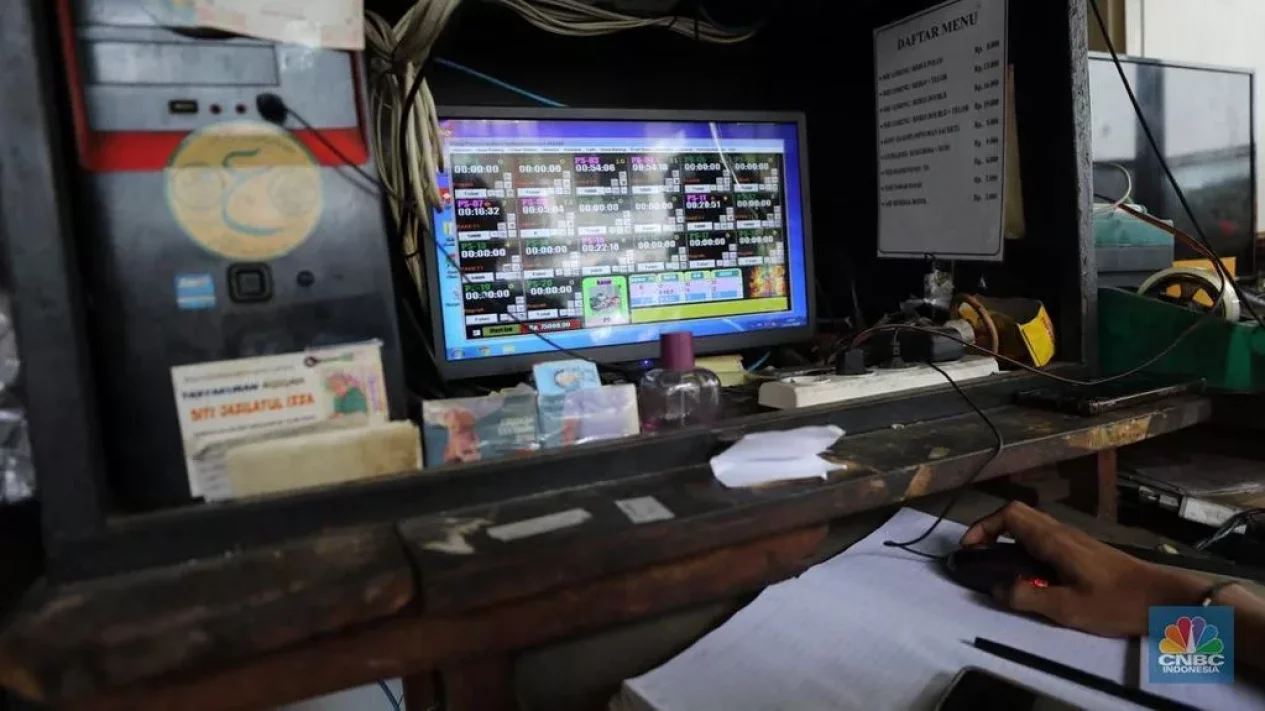 Alat Elektronik Boros Listrik yang Wajib Dicabut Biar Hemat