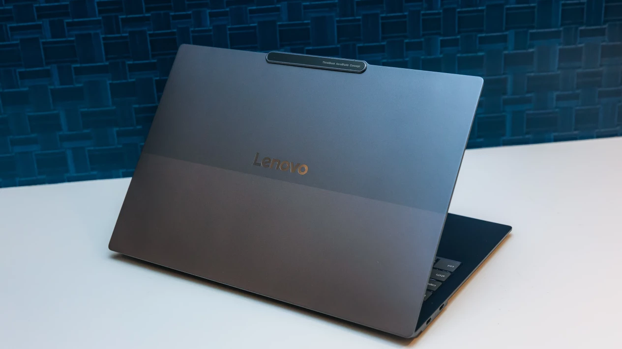 Lenovo ThinkBook AeroBlade Bikin Laptop Super Tipis di Bawah 830 Gram, Tanpa Kipas Berisik